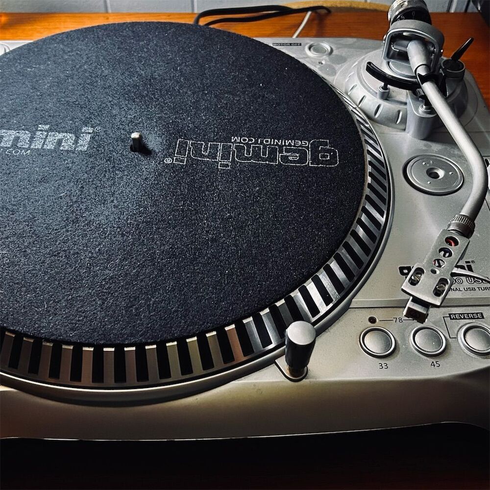Gemini TT-1100USB Silver Belt Drive Turntable with USB Connectivity